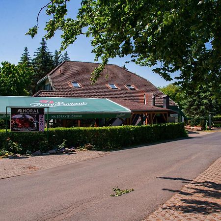 Penzion Horal Hotel Osek  Exterior photo