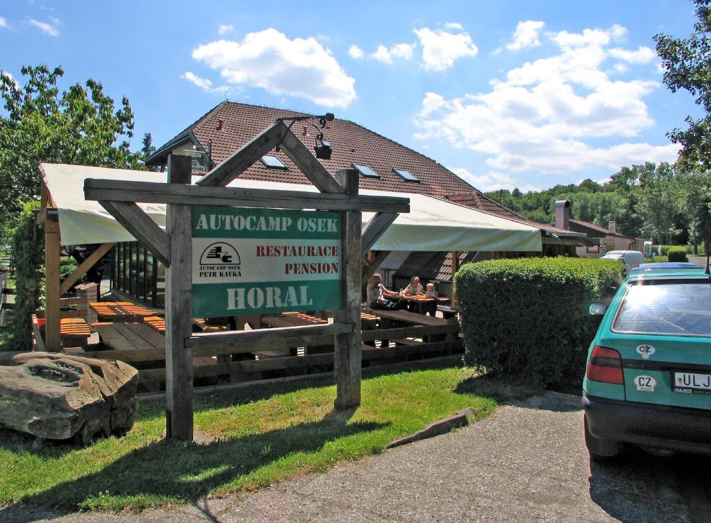 Penzion Horal Hotel Osek  Exterior photo